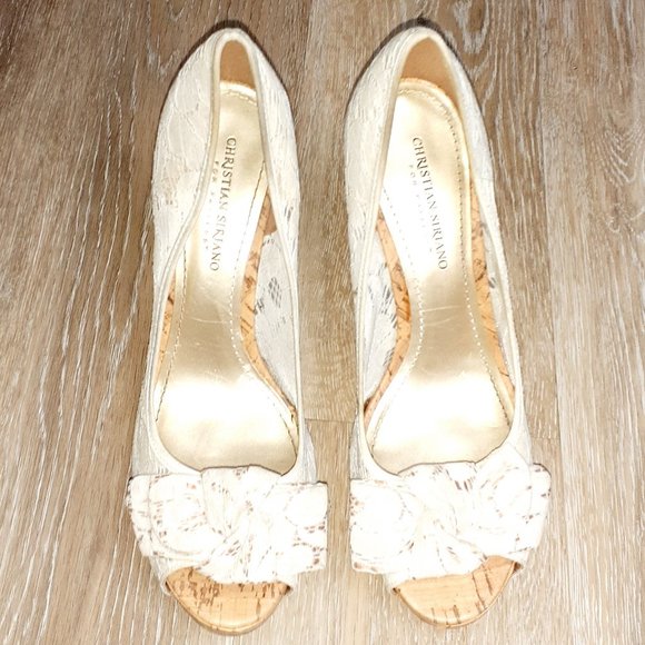 Christian Siriano Beige Lace Over Nude Fabric Heel - Picture 2 of 7